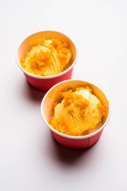 Bundi / Motichoor Dondurma Hindistan' dan hint geleneksel tatlı motichur laddoo ile Dondurma bir füzyon, seçici odak