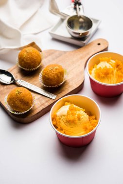 Bundi / Motichoor Dondurma Hindistan' dan hint geleneksel tatlı motichur laddoo ile Dondurma bir füzyon, seçici odak