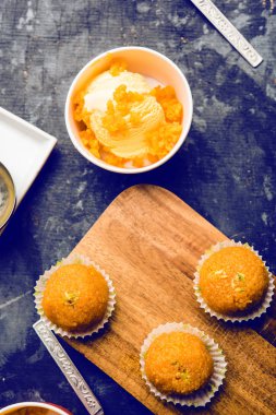 Bundi / Motichoor Dondurma Hindistan' dan hint geleneksel tatlı motichur laddoo ile Dondurma bir füzyon, seçici odak