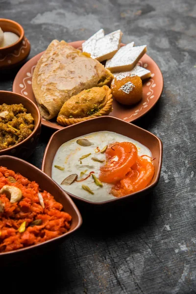 Group Indian Sweet Mithai Terracotta Bowl — Stock Photo, Image