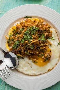 Anda veya Yumurta ghotala Surat, Gujrat popüler bir yenilikçi lezzetli tarifi