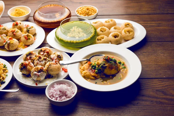 Groupe Nourriture Chat Bombay Comprend Golgappa Panipuri Bhel Puri Sev — Photo