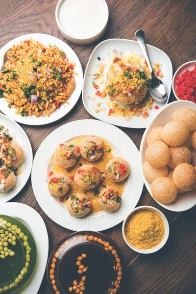 Csoport Bombay Chat Élelmiszer Tartalmazza Golgappa Panipuri Bhel Puri Sev — Stock Fotó