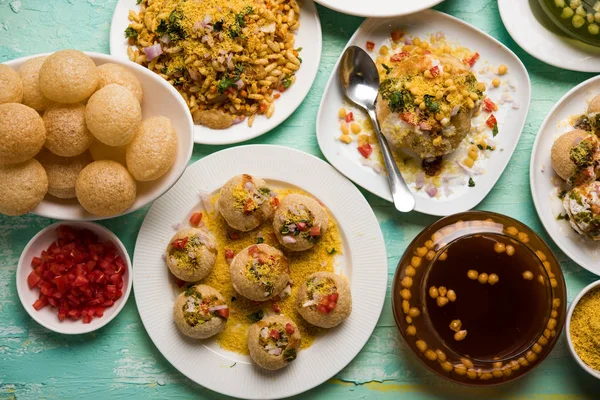 Groupe Nourriture Chat Bombay Comprend Golgappa Panipuri Bhel Puri Sev — Photo