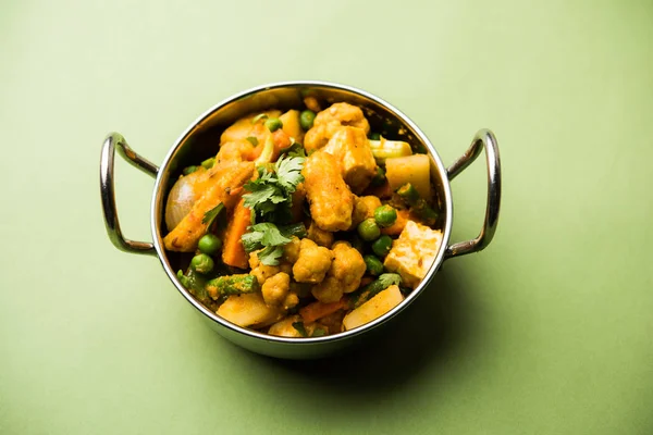 Mix Növényi Curry Indiai Főétel Recept Tartalmaz Sárgarépa Karfiol Zöldborsó — Stock Fotó