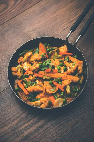Misture Curry Vegetal Receita Prato Principal Indiano Contém Cenouras Couve — Fotografia de Stock