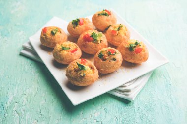 Sev puri - Hint çerez ve chaat bir tür. Maharashtra mumbai / pune popüler. bu bir yol kenarında gıda da restoranlarda bir başlangıç olarak görev