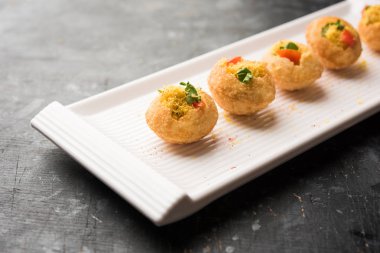 Sev puri - Hint çerez ve chaat bir tür. Maharashtra mumbai / pune popüler. bu bir yol kenarında gıda da restoranlarda bir başlangıç olarak görev