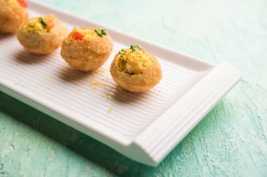 Sev puri - Hint çerez ve chaat bir tür. Maharashtra mumbai / pune popüler. bu bir yol kenarında gıda da restoranlarda bir başlangıç olarak görev
