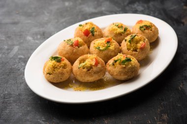 Sev puri - Hint çerez ve chaat bir tür. Maharashtra mumbai / pune popüler. bu bir yol kenarında gıda da restoranlarda bir başlangıç olarak görev