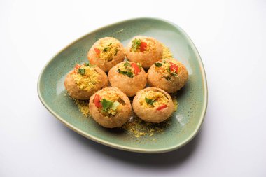 Sev puri - Hint çerez ve chaat bir tür. Maharashtra mumbai / pune popüler. bu bir yol kenarında gıda da restoranlarda bir başlangıç olarak görev
