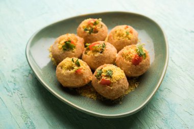 Sev puri - Hint çerez ve chaat bir tür. Maharashtra mumbai / pune popüler. bu bir yol kenarında gıda da restoranlarda bir başlangıç olarak görev