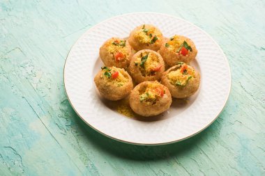 Sev puri - Hint çerez ve chaat bir tür. Maharashtra mumbai / pune popüler. bu bir yol kenarında gıda da restoranlarda bir başlangıç olarak görev