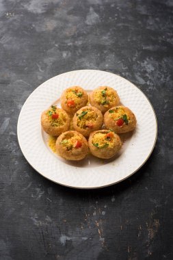 Sev puri - Hint çerez ve chaat bir tür. Maharashtra mumbai / pune popüler. bu bir yol kenarında gıda da restoranlarda bir başlangıç olarak görev