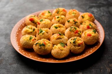 Sev puri - Hint çerez ve chaat bir tür. Maharashtra mumbai / pune popüler. bu bir yol kenarında gıda da restoranlarda bir başlangıç olarak görev