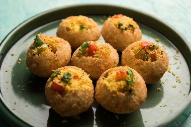 Sev puri - Hint çerez ve chaat bir tür. Maharashtra mumbai / pune popüler. bu bir yol kenarında gıda da restoranlarda bir başlangıç olarak görev