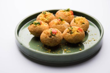 Sev puri - Hint çerez ve chaat bir tür. Maharashtra mumbai / pune popüler. bu bir yol kenarında gıda da restoranlarda bir başlangıç olarak görev