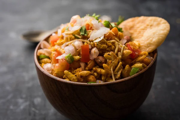 stock image Bhelpuri Chaat/chat is a road side tasty food from India, served in a bowl or plate. selective focus