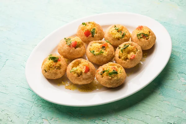 Sev puri - Hint çerez ve chaat bir tür. Maharashtra mumbai / pune popüler. bu bir yol kenarında gıda da restoranlarda bir başlangıç olarak görev