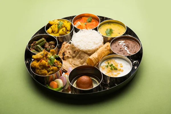 Indiase Voedsel Schotel Hindoe Veg Thali Selectieve Focus — Stockfoto