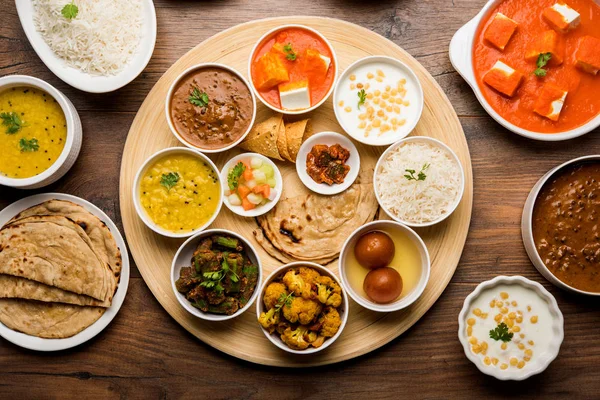 Indiai Étel Tál Hindu Veg Thali Szelektív Fókusz — Stock Fotó