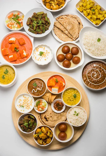 Indiai Étel Tál Hindu Veg Thali Szelektív Fókusz — Stock Fotó