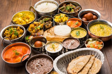 Hint gıda tabağı / Hindu Veg Thali, seçici odak
