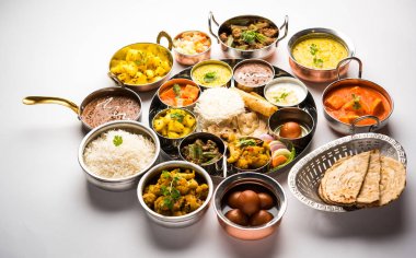 Hint gıda tabağı / Hindu Veg Thali, seçici odak