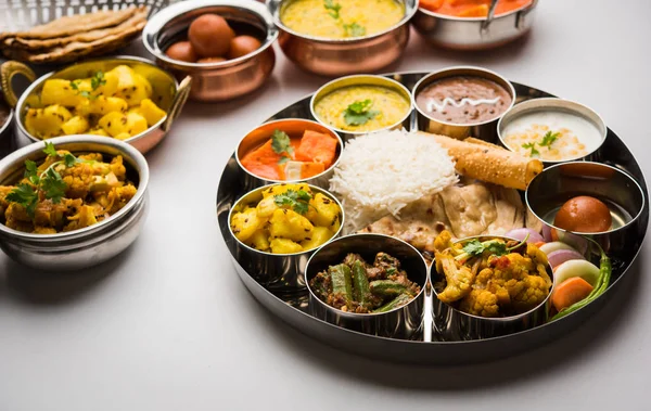 Indyjski Talerz Żywności Hindu Veg Thali Selektywne Skupienie — Zdjęcie stockowe