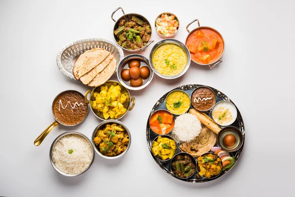 印度食物拼盘 印度教 Veg Thali 选择性焦点 — 图库照片