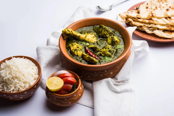 Palak Spinach Chicken Murg Saagwala Served Bowl Naan Rice — Stock Photo, Image