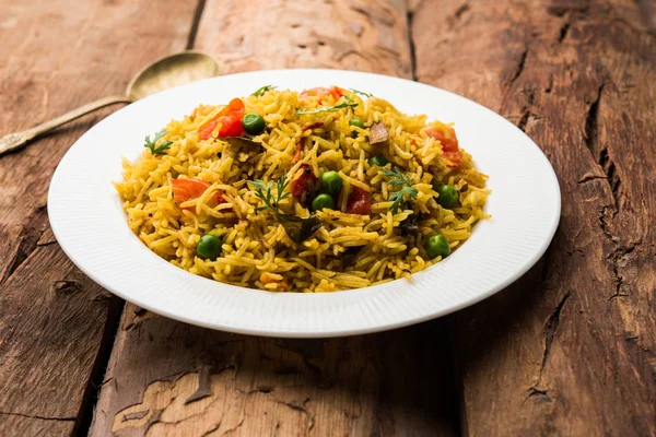 Tomate Pulav Pilaf Elaborado Con Arroz Basmati Servido Bol Enfoque — Foto de Stock