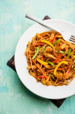 Artık Chapati erişte de fodnichi holi veya Upma olarak bilinen çocuklar için geleneksel sağlıksız erişte için büyük bir yedek, seçici odak