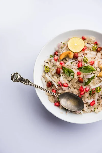 Dapde Pohe Typical Maharashtrian Breakfast Made Thin Variety Poha Fresh — Stock Photo, Image