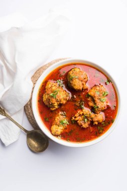 Lauki kofta Curry, bottel gourd veya Doodhi kullanılarak yapılmış, bir kase veya karahi hizmet vermektedir. seçici odak