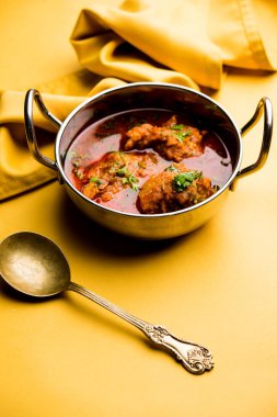 Lauki kofta Curry, bottel gourd veya Doodhi kullanılarak yapılmış, bir kase veya karahi hizmet vermektedir. seçici odak