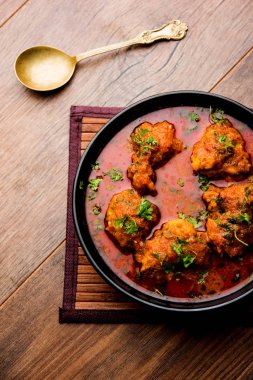 Lauki kofta Curry, bottel gourd veya Doodhi kullanılarak yapılmış, bir kase veya karahi hizmet vermektedir. seçici odak