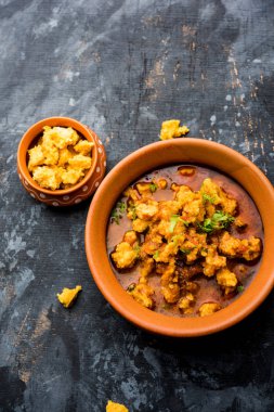 Ev de Moong Wadi veya moongwadi veya moongodi Sabzi olarak bilinen Mung dal masala vadi yaptı. Özellikle Vidarbha bölgesinden popüler bir Maharashtrian tarifi.