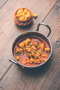 Ev de Moong Wadi veya moongwadi veya moongodi Sabzi olarak bilinen Mung dal masala vadi yaptı. Özellikle Vidarbha bölgesinden popüler bir Maharashtrian tarifi.