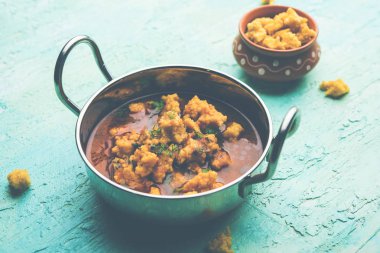 Ev de Moong Wadi veya moongwadi veya moongodi Sabzi olarak bilinen Mung dal masala vadi yaptı. Özellikle Vidarbha bölgesinden popüler bir Maharashtrian tarifi.