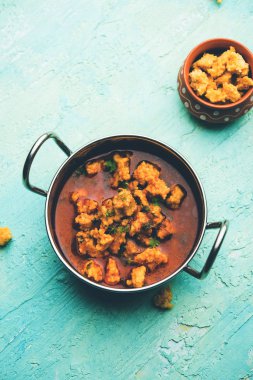 Ev de Moong Wadi veya moongwadi veya moongodi Sabzi olarak bilinen Mung dal masala vadi yaptı. Özellikle Vidarbha bölgesinden popüler bir Maharashtrian tarifi.