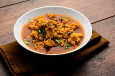 Ev de Moong Wadi veya moongwadi veya moongodi Sabzi olarak bilinen Mung dal masala vadi yaptı. Özellikle Vidarbha bölgesinden popüler bir Maharashtrian tarifi.