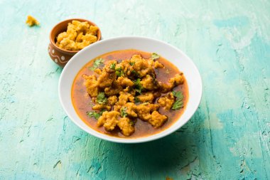 Ev de Moong Wadi veya moongwadi veya moongodi Sabzi olarak bilinen Mung dal masala vadi yaptı. Özellikle Vidarbha bölgesinden popüler bir Maharashtrian tarifi.