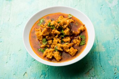 Ev de Moong Wadi veya moongwadi veya moongodi Sabzi olarak bilinen Mung dal masala vadi yaptı. Özellikle Vidarbha bölgesinden popüler bir Maharashtrian tarifi.