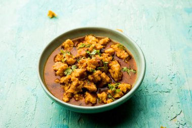 Ev de Moong Wadi veya moongwadi veya moongodi Sabzi olarak bilinen Mung dal masala vadi yaptı. Özellikle Vidarbha bölgesinden popüler bir Maharashtrian tarifi.