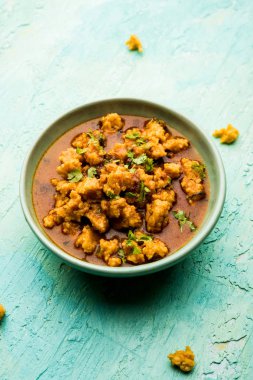 Ev de Moong Wadi veya moongwadi veya moongodi Sabzi olarak bilinen Mung dal masala vadi yaptı. Özellikle Vidarbha bölgesinden popüler bir Maharashtrian tarifi.