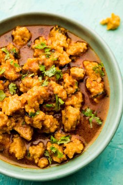 Ev de Moong Wadi veya moongwadi veya moongodi Sabzi olarak bilinen Mung dal masala vadi yaptı. Özellikle Vidarbha bölgesinden popüler bir Maharashtrian tarifi.