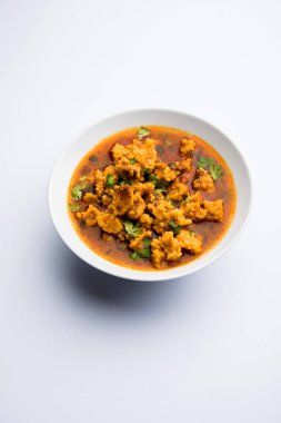 Ev de Moong Wadi veya moongwadi veya moongodi Sabzi olarak bilinen Mung dal masala vadi yaptı. Özellikle Vidarbha bölgesinden popüler bir Maharashtrian tarifi.