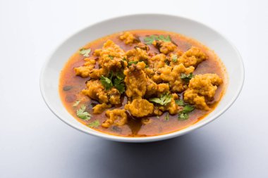 Ev de Moong Wadi veya moongwadi veya moongodi Sabzi olarak bilinen Mung dal masala vadi yaptı. Özellikle Vidarbha bölgesinden popüler bir Maharashtrian tarifi.