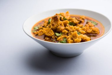 Ev de Moong Wadi veya moongwadi veya moongodi Sabzi olarak bilinen Mung dal masala vadi yaptı. Özellikle Vidarbha bölgesinden popüler bir Maharashtrian tarifi.